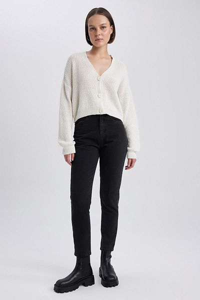 DeFacto Strick-Basic-Cardigan mit normaler Passform und V-Ausschnitt U2052az23wn