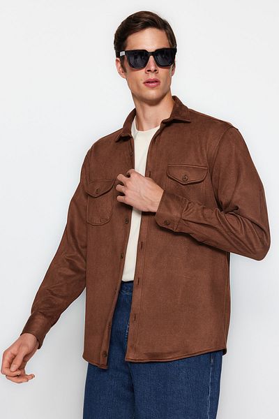 Trendyol Collection Braunes Winterjackenhemd aus Wildleder mit regulärer Passform und zwei Taschen TMNAW24GO00033