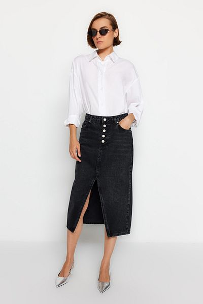 Trendyol Collection Czarna dżinsowa spódnica midi zapinana z przodu na guziki TWOAW24ET00063