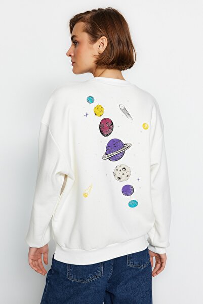 Trendyol Collection White Thick Fleece Inside Printed Crew Neck Regular/Normal Fit Knitted Sweatshirt TWOAW24SW00175