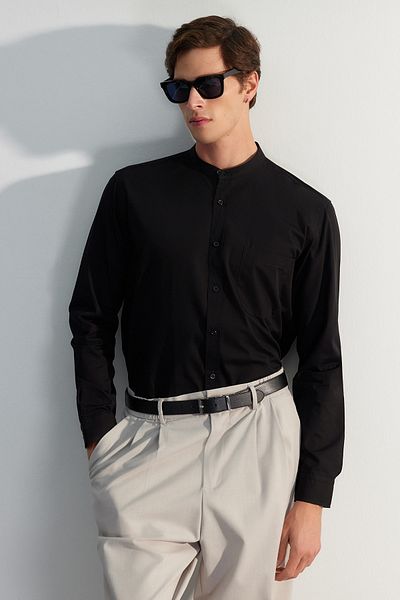 Trendyol Collection Limitovaná edice černé košile s vysokým límcem - Regular Fit TMNAW24GO00027