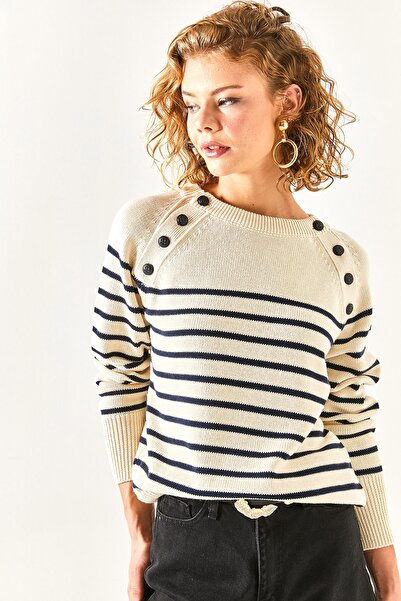 Olalook Kadın Ekru Omuzu Düğme Detaylı Yumuşak Dokulu Triko Kazak KZK-19000612
