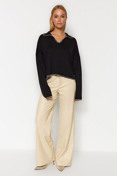 Trendyol Collection Schwarzer Strickpullover mit Polokragen TWOAW24KZ00981