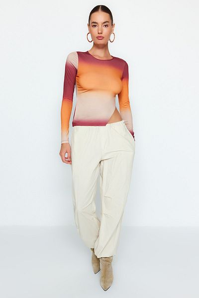 Trendyol Collection Oranžová asymetrická strečová pletená halenka s přechodovým vzorem TWOAW24BZ00178