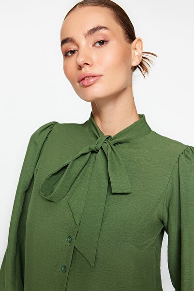 Trendyol Collection Košile Regular Fit se splývavými rukávy a khaki šálou - Twoss21Go0098