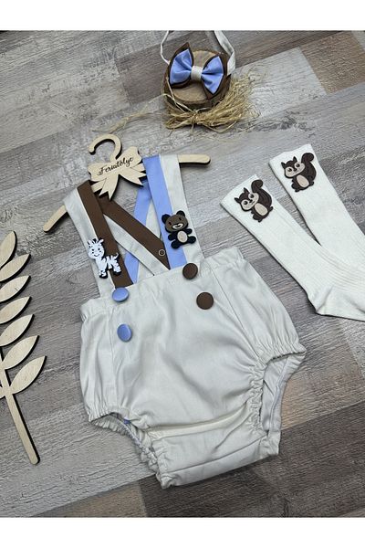 Feriatolye Cream brown blue colored baby boy lounger with teddy bear zebra squirrel figure