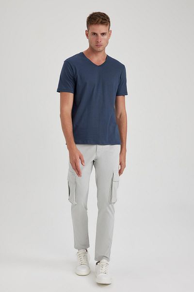 DeFacto V-nyakú Slim Fit póló
