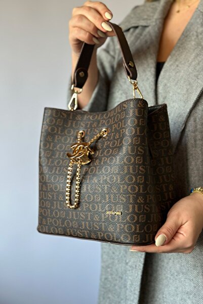 Just Polo حقيبة كتف نسائية بطبعة مونوغرام مكونة من 3 أقسام مع سلسلة وإكسسوارا...