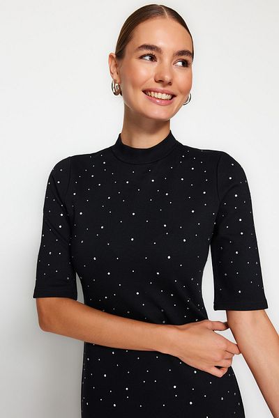 Trendyol Collection Μίνι πλεκτό μολύβι με κοντό μανίκι με λεπτομέρεια μαύρης πέτρας φόρεμα TWOAW24EL00395