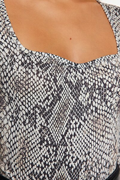 Trendyol Collection Többszínű nyomtatott szívgallér rápattintható kötött test TWOAW24BD00052