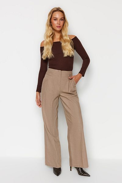Trendyol Collection Μπεζ υφαντό παντελόνι με φαρδύ πόδι TWOAW24PL00129