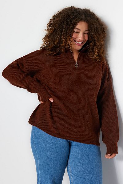 Trendyol Curve Brown Zipper Closure Knitwear Sweater TBBAW24AN00054