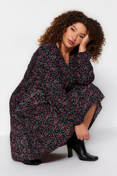 Trendyol Curve Burgunderrotes Mini-Strickkleid mit Blumendruck, A-Linie, Plus-Size-Kleid TBBAW23AH00003
