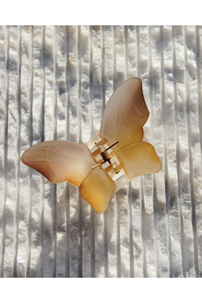 Beril Yamaç Design Studio مشبك مزلاج على شكل فراشة ذو مظهر ثلجي