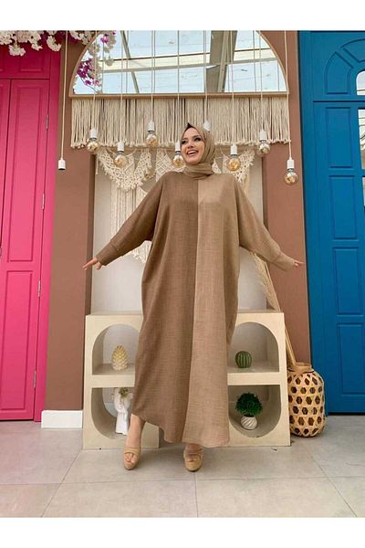 Bym Fashion Zweifarbiges Kleid mit Schalkragen 3808 Braun