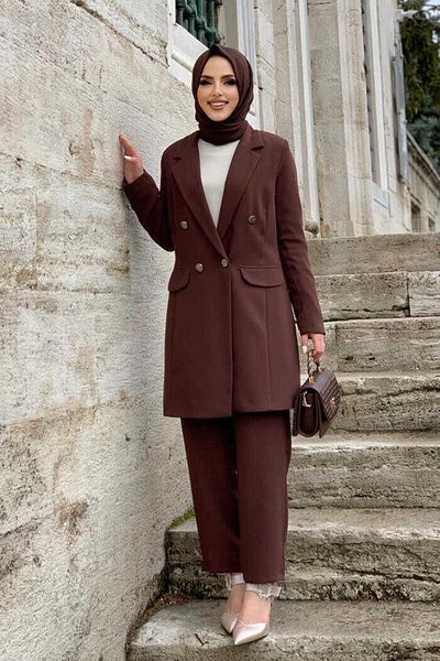 Bym Fashion Κοστούμι παντελόνι με λεπτομέρεια κοντό σακάκι 8352 Καφέ