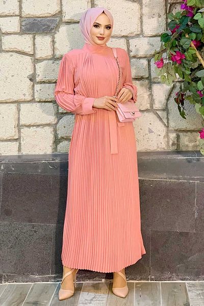 Bym Fashion Φόρεμα με λεπτομέρεια στο λαιμό και πλισέ μέση 3403 σκόνη