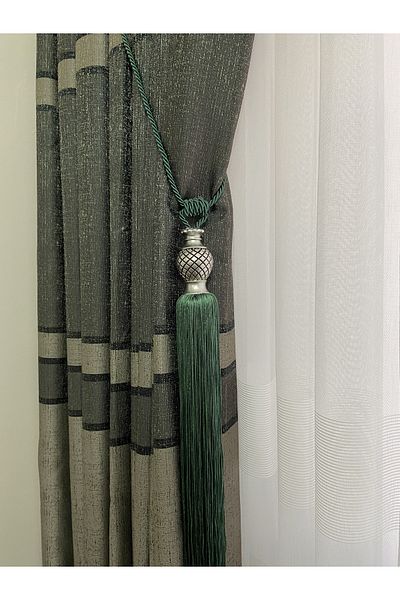 Akcan Emerald Green Color Silver Laurel Long Bracelet