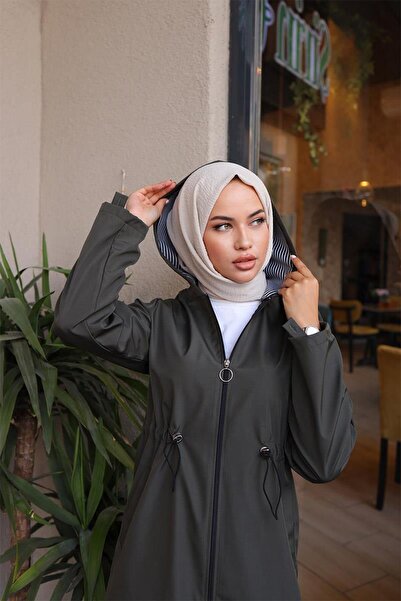 BURCU TESETTÜR Çizgi Detaylı Kapşonlu Trenç BRC1901 Haki