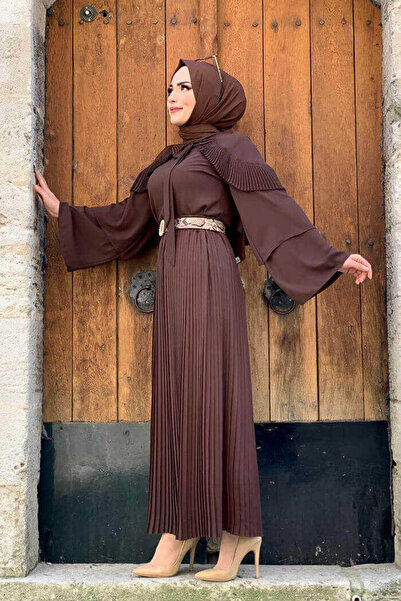 Bym Fashion Μπλούζα με βολάν ώμου Κολάρα δεμένο με στρώσεις Λεπτομέρεια μανίκι 5263 Καφέ