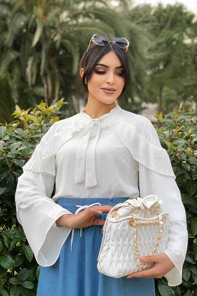 Bym Fashion Μπλούζα λεπτομέρειας μανίκι με βολάν 5263 εκρού