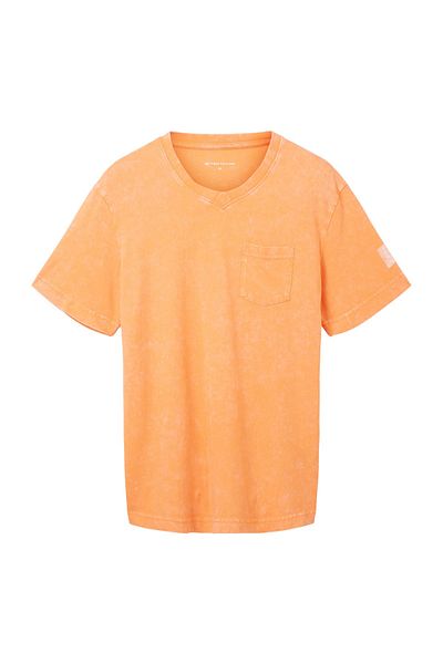 Tom Tailor V-Ausschnitt, ausgewaschener Optik und Brusttasche. Das T-Shirt Kurzarmshirt