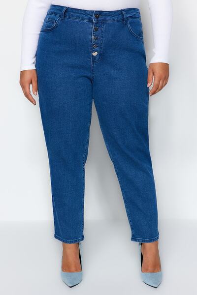 Trendyol Curve Džíny Mom Fit s modrým knoflíkem TBBSS23AR00016
