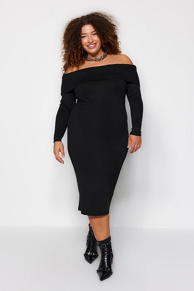 Trendyol Curve Šaty z Carmen Collar Black Midi Knitwear - TBBAW24AH00001