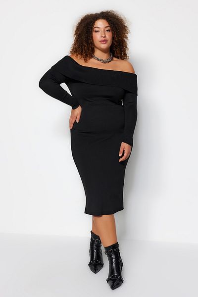 Trendyol Curve Šaty z Carmen Collar Black Midi Knitwear - TBBAW24AH00001