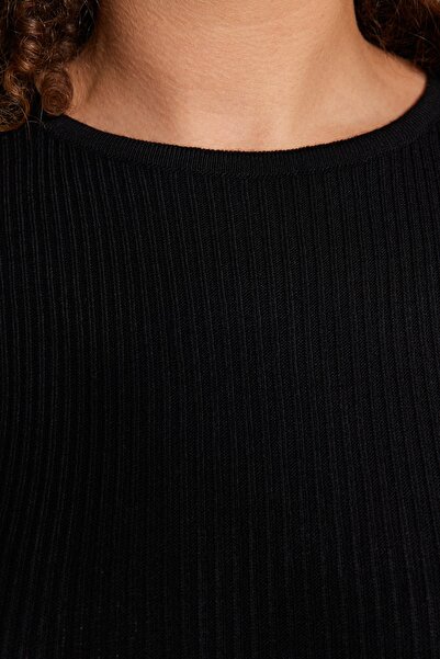 Trendyol Curve Μαύρο ριγέ Λεπτομερές Πλεκτό Φόρεμα TBBAW24AH00019