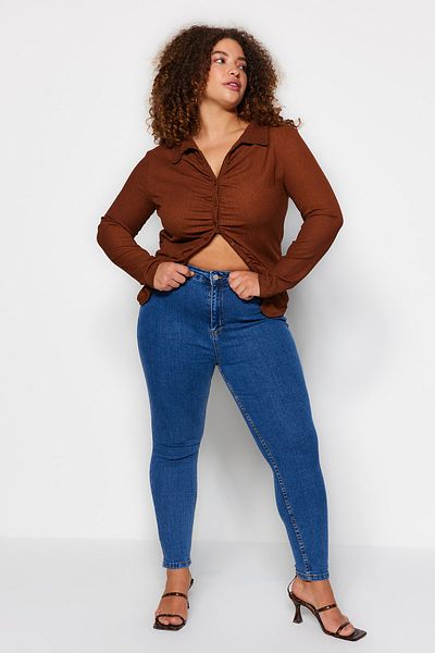 Trendyol Curve Blaue, dehnbare Skinny-Jeans mit hoher Taille TBSSS22JE00007