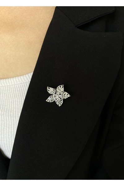 İNN JEWELLERY Kadın Zirkon Taşlı Çiçek Figürlü Gümüş Renk Broş