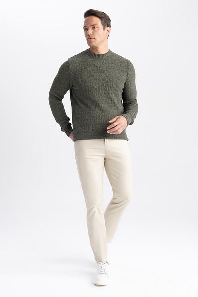 DeFacto Standard-Fit-Pullover mit Rundhalsausschnitt A5183ax23wn