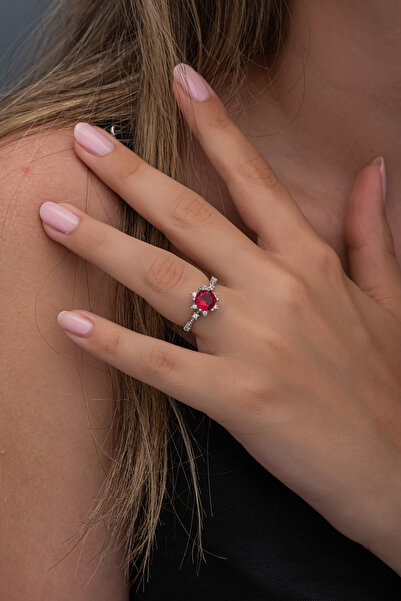 ALYANSEVİM Kırmızı Taşlı Çiçek Motifli Gümüş Yüzük