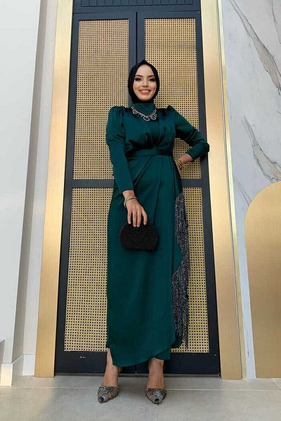Bym Fashion Szoknya Bojtrészlet Szatén estélyi ruha övtartozékkal 3763 Smaragd