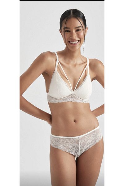 DeFacto Fall In Love Lace Λεπτομερή Bralet με επένδυση