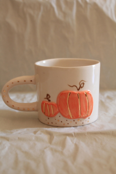 sukupotCeramics كوب اليقطين بتفاصيل ذهبية