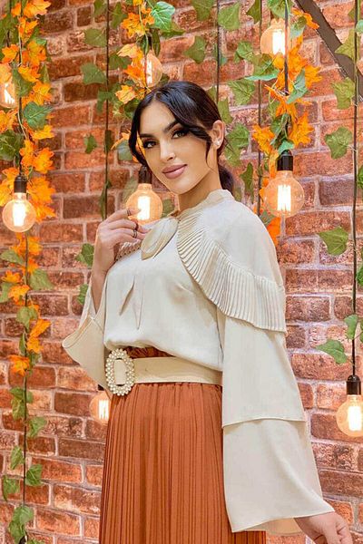 Bym Fashion Μπλούζα λεπτομέρειας μανίκι με στρώσεις 5263 πέτρα
