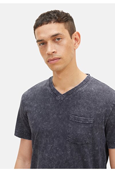 Tom Tailor T-Shirt Kurzarmshirt mit V-Ausschnitt, ausgewaschener Optik und Brusttasche