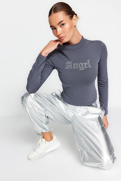 Trendyol Collection Antracit Stone Slogan Tištěná Bavlna Pružný stojáček Pletená halenka TWOAW24BZ00265