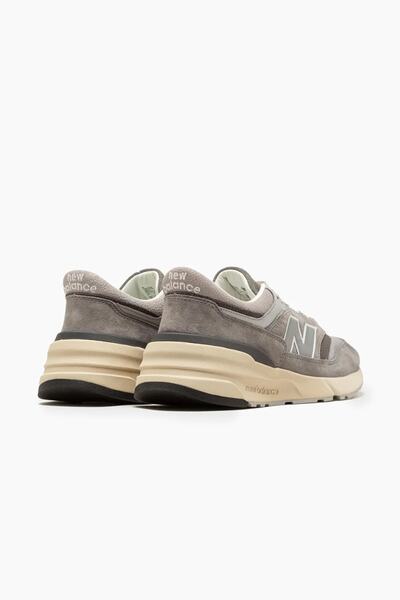 New Balance U997RHA uniszex tornacipő - árnyékszürke (056)