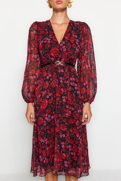 Trendyol Collection Φόρεμα μίντι Boho από υφαντό σιφόν σε μπορντό χρώμα, Α γραμμή, με ζώνη και κρουαζέ λαιμόκοψη TWOAW24EL00660.