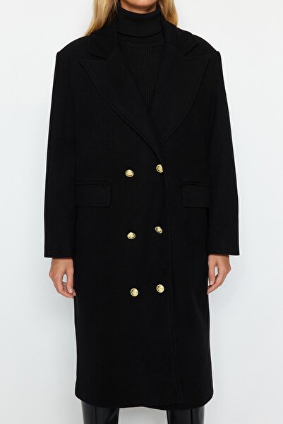 Trendyol Collection Černý oversize široký střih se zlatým knoflíkem podrobně dlouhý kabát s razítkem TWOAW24KB00154
