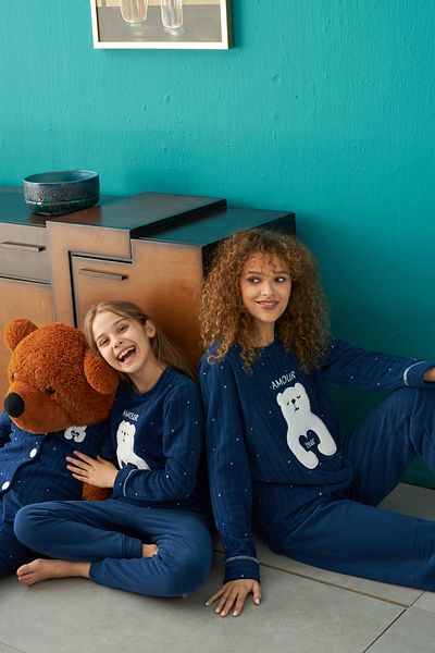 Siyah İnci Bottom-Top Polar Embroidered Pajama Set