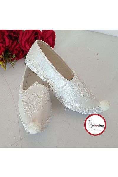 Gelincimherşey Embroidered Cream Sandal with Pompom Tip for Local Circumcision Costume