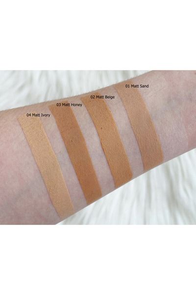 Essence Soft Touch Mousse Matte Foam Foundation No 01