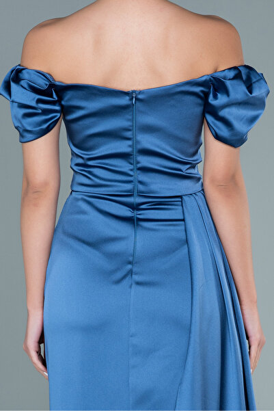 Abiyefon İndigo Bacak Dekolteli Kayık Yaka Uzun Saten Abiye Elbise Abu1606