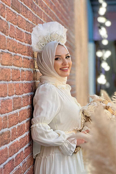 Bym Fashion Warstwowa sukienka z paskiem i falbaną w talii 3495 Ecru