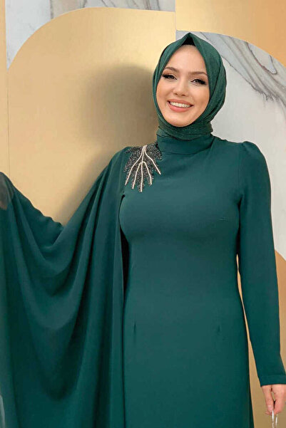 Bym Fashion Suknia wieczorowa z szyfonową peleryną i haftem na jednym rękawie 3796 Emerald