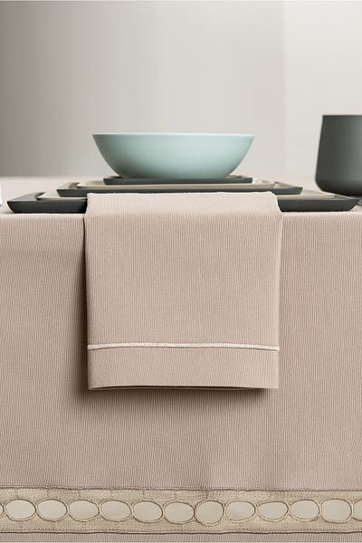 Gül Güler Pamina Stone Color Lace Tablecloth